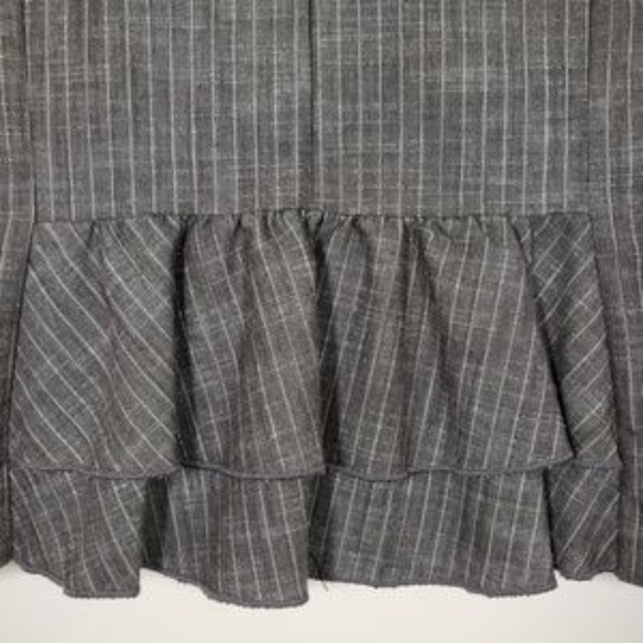 ❌SOLD❌B. WEAR gray with white pinstripe skirt size 9 - Picture 1 of 7
